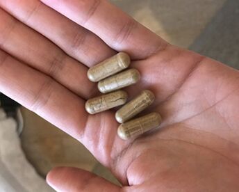 Foto von Kapseln, Erfahrungen mit der Verwendung von NEOflorax.